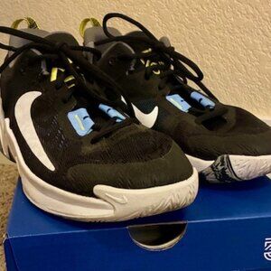 Nike Giannis Immortality 2 Shoes 7Y